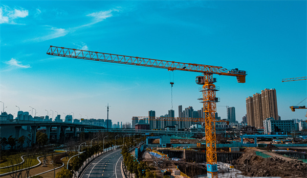 1747898715580190.jpg 千库网_武汉城市建筑晴天建筑工地航拍摄影图配图_摄影图编号156613.jpg